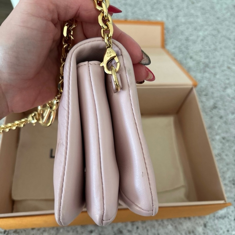 Louis Vuitton Rose PO COUSSIN - Picture 4 of 8